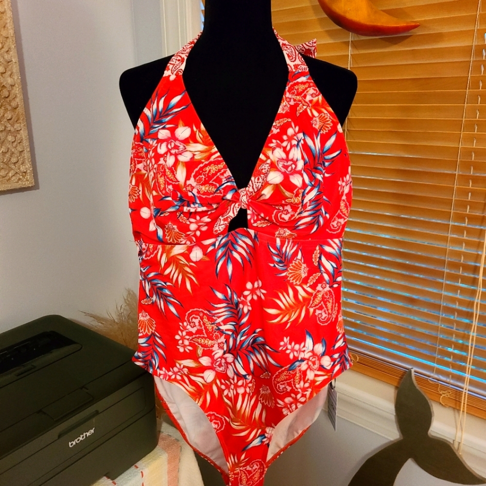 One piece suit Size 38FF